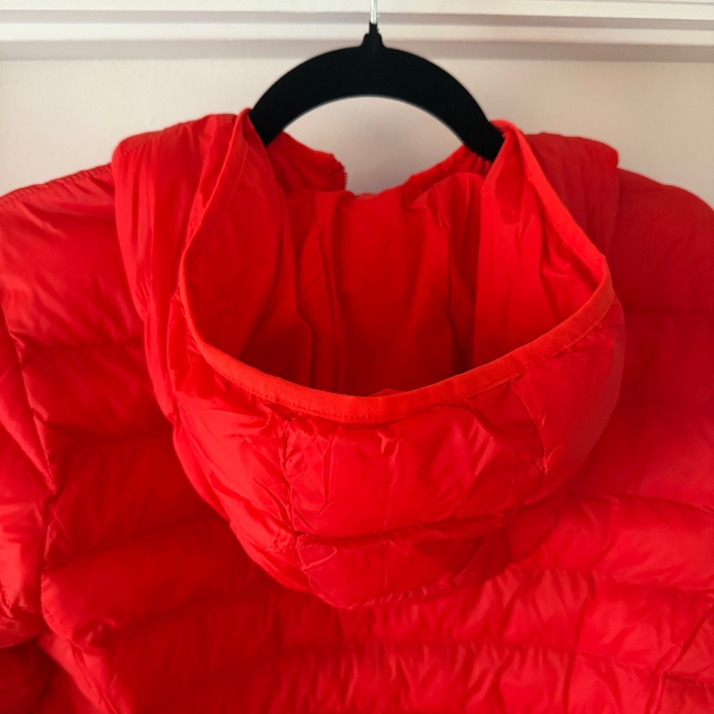 Amazon Essentials Women's Bright Red Puffer Jacket View 6